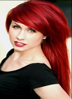 Traci Hines czerwone fryzury długie włosy rozpuszczone