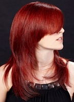 kategoria czerwone fryzury długie z grzywką na bok