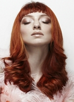 rude fryzury długie kręcone włosy